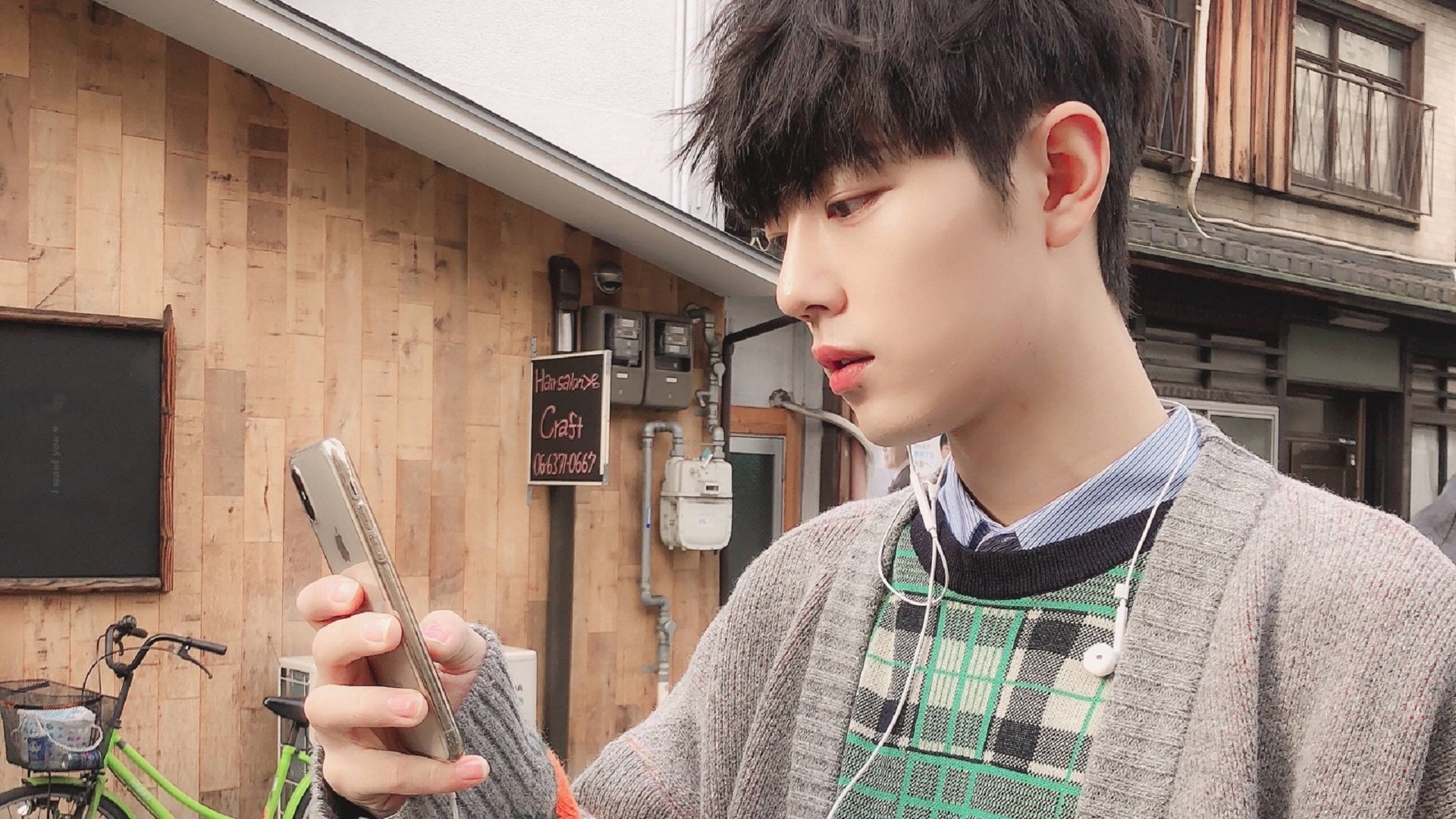 “高新体育中心:网球赛事吸引全球目光,精彩不断”