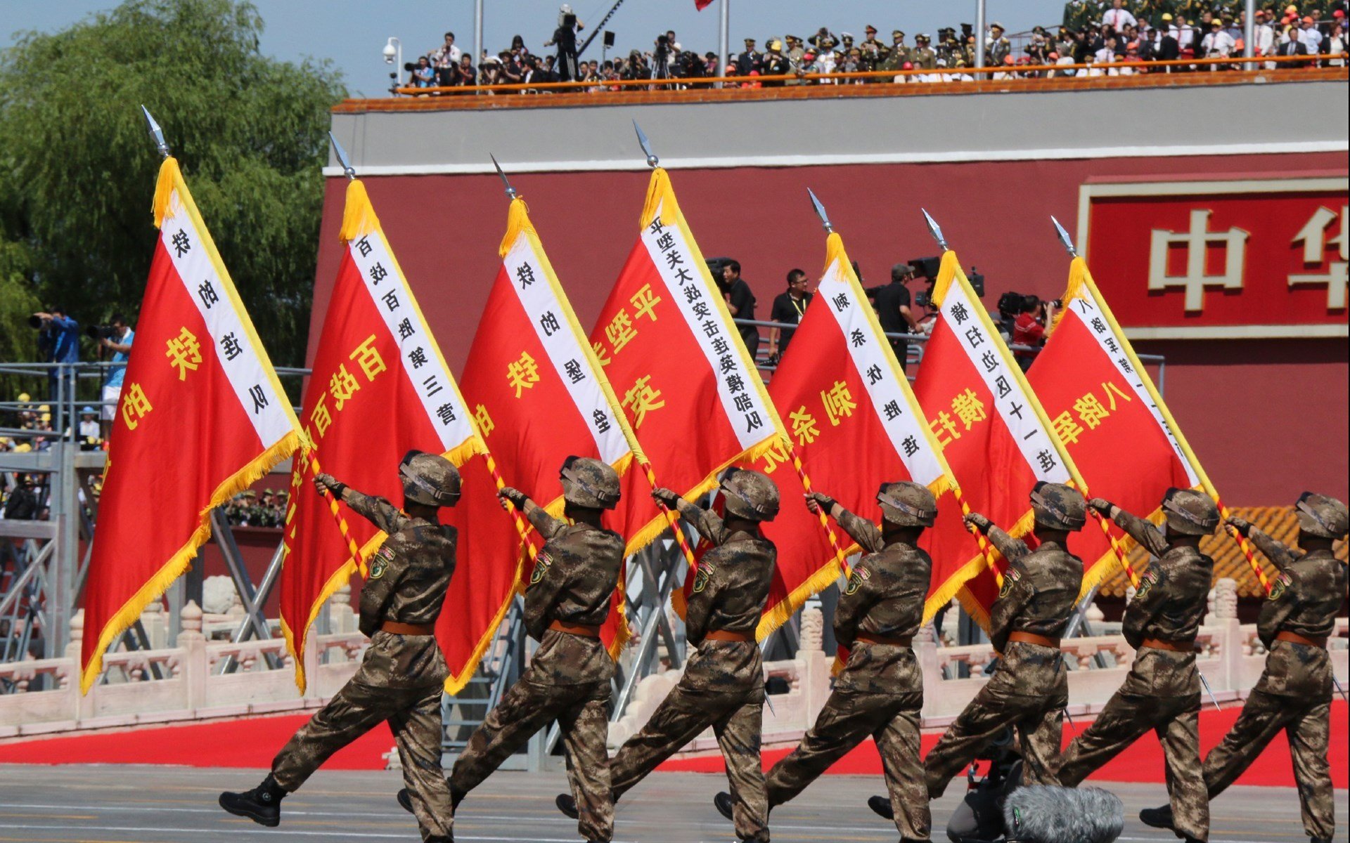 乐鱼体育平台官网-拜仁精准配合撕裂南美防线，拜仁夏季引援