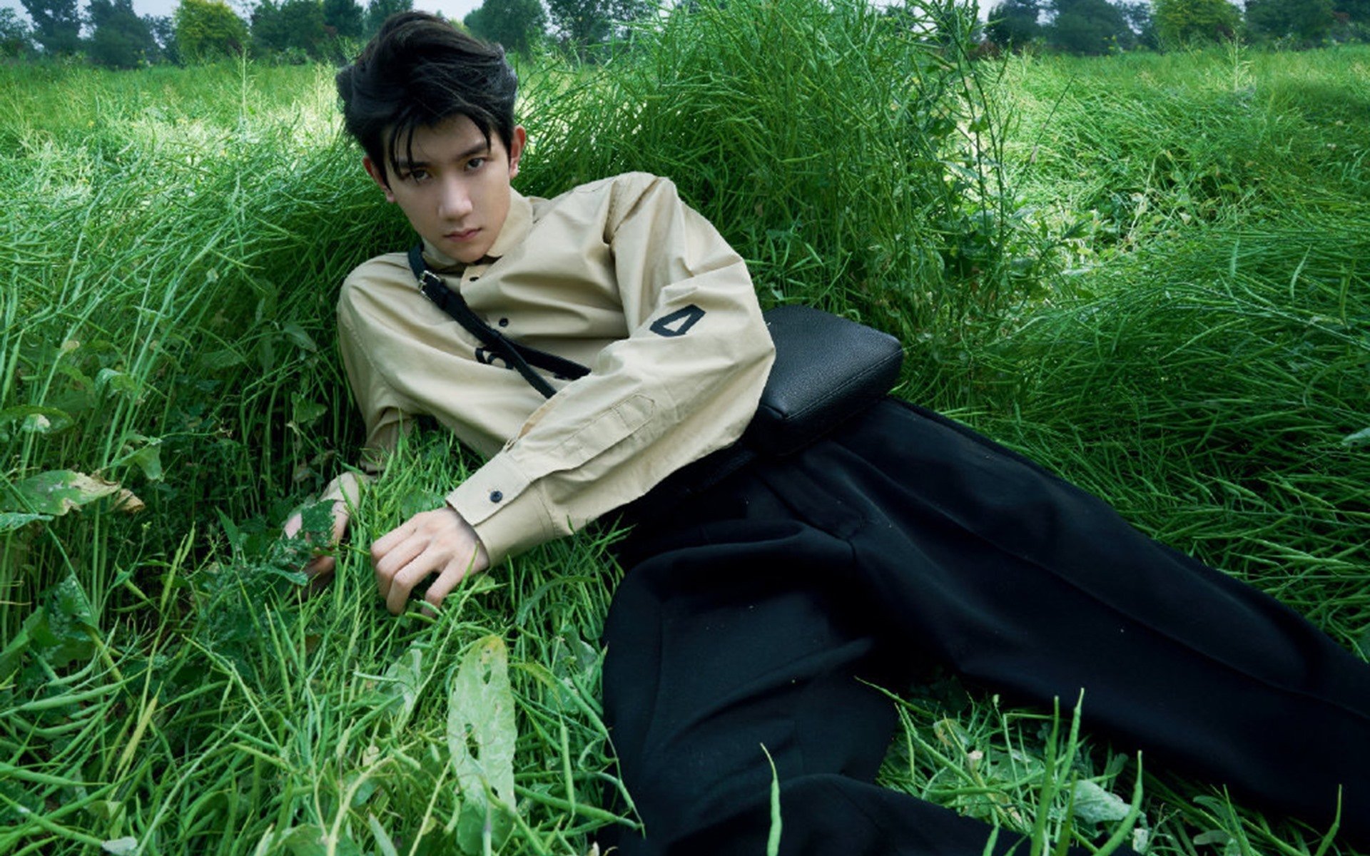 丁俊晖新赛季服装设计引发球迷热议,丁俊晖!